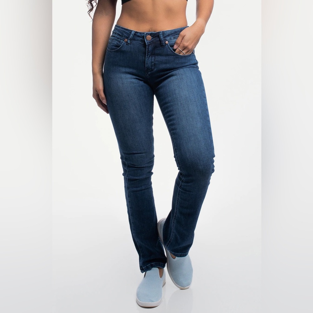 Barbell Apparel women’s athletic cut bootcut jeans, 32L